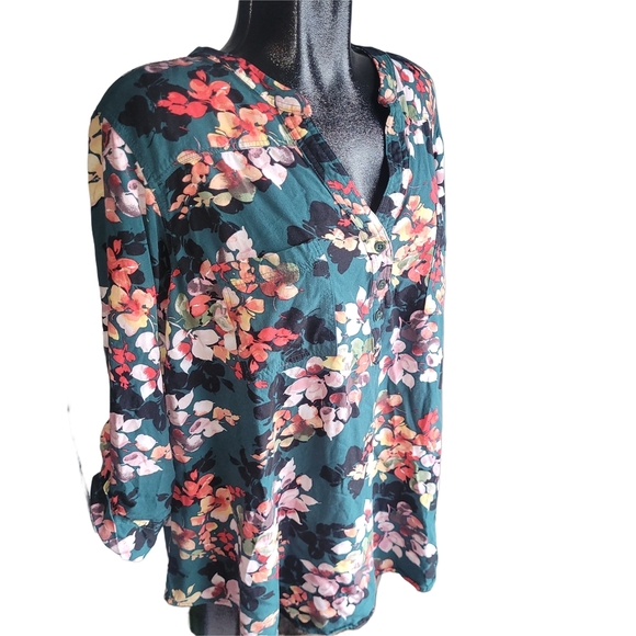 Torrid Green Floral Pullover Shirt 3X - Picture 2 of 6